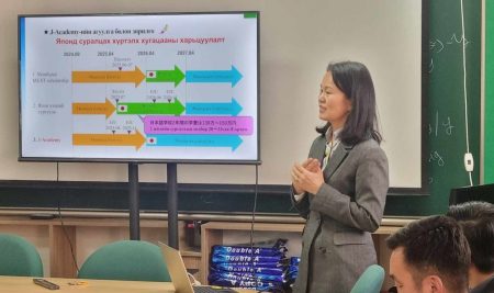 Монгени сургуулийн ахлах ангийн багш нарт Японд суралцах талаар мэдээлэл хийлээ.